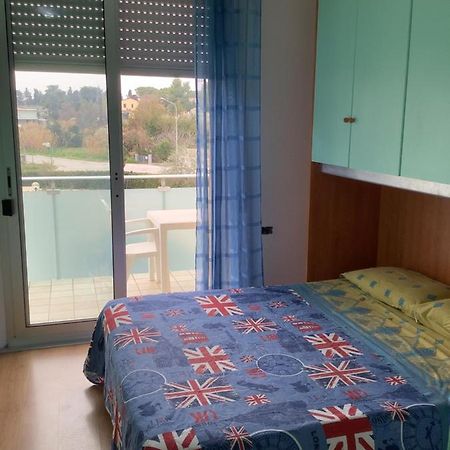Готель Oasi Mare Нумана Екстер'єр фото
